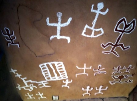 Réplique de la grotte de Supay Huasy (Museo antropológico, Sucre). Réplique de la grotte de Supay Huasy (Museo antropológico, Sucre).