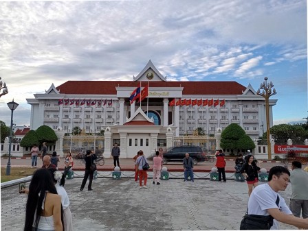 Vientiane : on se croirait parfois en Chine... Vientiane : on se croirait parfois en Chine...
