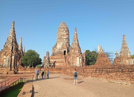 Le temple Wat Chai Watthanaram d’Ayutthaya, construit vers 1630, s’inspire du modèle d’Angkor, depuis longtemps détrônée. Le temple Wat Chai Watthanaram d’Ayutthaya, construit vers 1630, s’inspire du modèle d’Angkor, depuis longtemps détrônée.