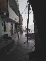 Jour de pluie, Nuevos Conquistadores, Medellín