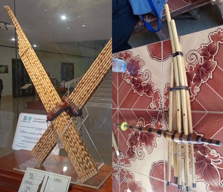 Les khaen lao (g.) et hmong (dr.) sont très différents (Musée national du Laos - Vientiane, Traditional Arts and Ethnology Center - Luang Prabang). Les khaen lao (g.) et hmong (dr.) sont très différents.