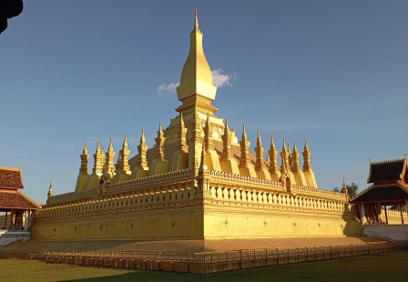 Le Pha-That-Luan, Vientiane. Ici eurent lieu les funérailles de Souvanna Phouma. Souvanna Phouma