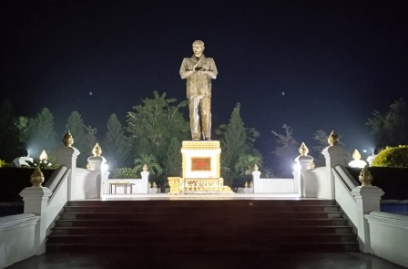 La statue de Souphanouvong à Luang Prabang La statue de Souphanouvong à Luang Prabang