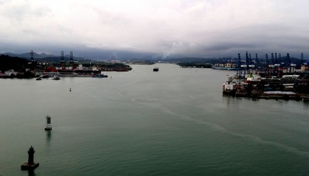 L’entrée du canal de Panamá vue du pont des Amériques, route panaméricaine, septembre 2016