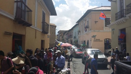 Jour chômé : la ville est livrée à sa foule, Quito, décembre 2016