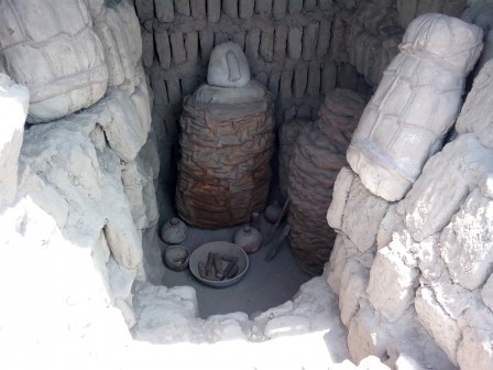 Tombe wari creusée dans le mur d’un site lima (autour du IXe siècle), Huaca Pucllana, Lima, janvier 2017